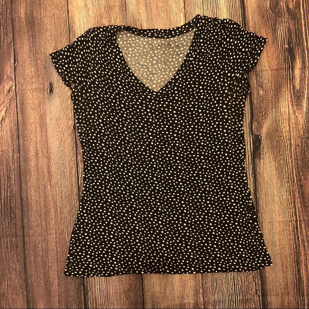 🖤Apt 9 Polkadot V neck Top 🖤